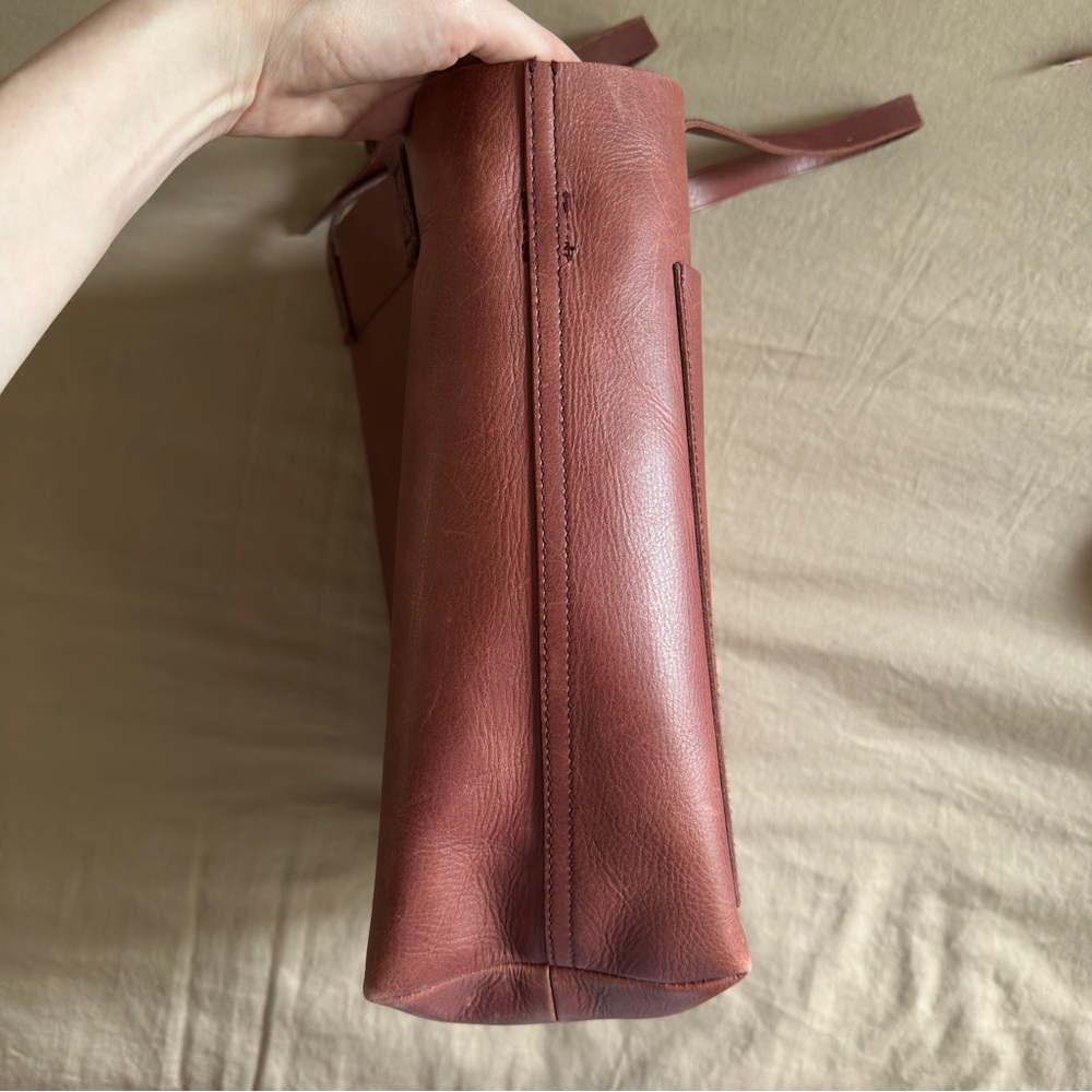 Madewell Medium Transport Crossbody Tote in Burgundy - Picture 5 of 8